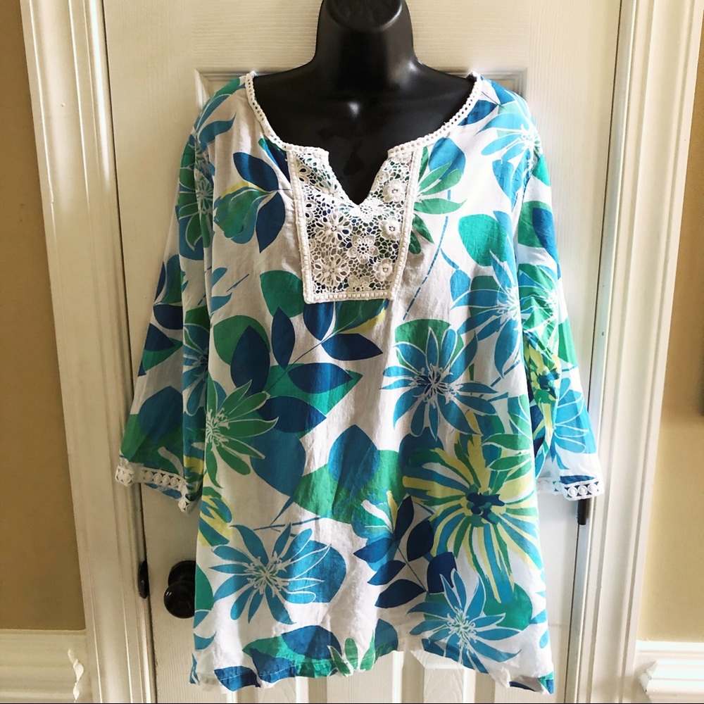 3 for $15 Beautiful print top 2X